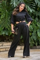 Macacão com Recortes Preto