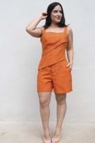 Conjunto de Short e Blusa Assimétrica Laranja