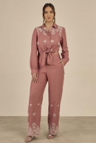 Conjunto de Calça e Camisa Bordada Rosa