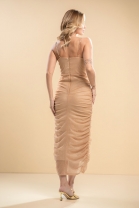 Vestido Midi Tule Brilhante Alça Detalhes Franzidos Laterais Bege