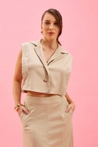 Conjunto de Saia Midi e Colete Cropped Bege