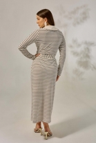 Conjunto de Saia e Blusa Manga Longa Listrado Preto