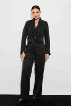 Conjunto de Calça e Blazer Curto Risca de Giz