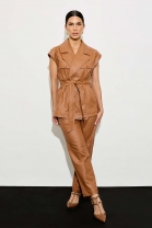 Conjunto de Calça e Colete em Couro Marrom