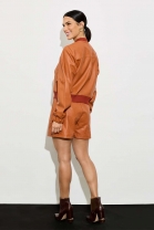 Conjunto de Short e Jaqueta em Couro Marrom