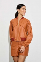 Conjunto de Short e Jaqueta em Couro Marrom