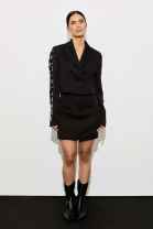 Conjunto de Saia e Blazer Cropped Preto