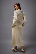 Conjunto de Saia Mídi e Blusa Manga Longa Off White