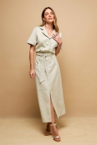 Conjunto de Saia Mídi e Camisa Verde