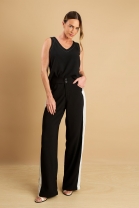 Conjunto de Calça e Blusa em Decote V Preta