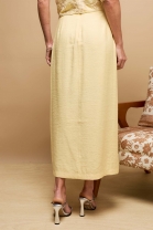 Saia Mídi com Fenda Frontal Amarela