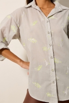 Camisa de Manga Longa Bordada Cinza