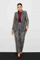Conjunto de Calça e Blazer de Renda Cinza