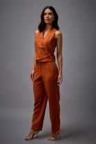 Conjunto de Calça e Colete Ferrugem