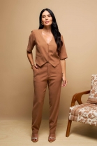 Conjunto de Calça e Blusa em Decote V Marrom
