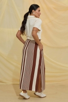 Conjunto de Saia Mídi e Blusa Polo Off White