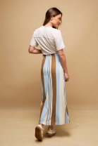 Conjunto de Saia Listrada e Blusa Off White