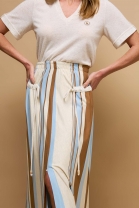 Conjunto de Saia Listrada e Blusa Off White