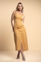 Conjunto de Saia Detalhe 3D e Cropped de Alça Mostarda