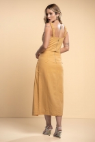 Conjunto de Saia Detalhe 3D e Cropped de Alça Mostarda