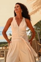 Macacão Decote V Off White Brilhante