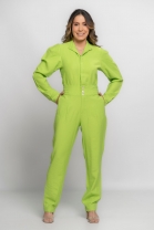 Macacão Longo Verde Abotoamento Frontal e Detalhes na Cintura