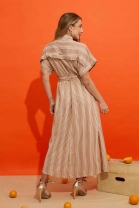 Vestido Longo com Abotoamento Frontal Listrado