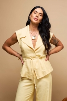 Conjunto de Calça e Colete Amarelo