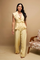 Conjunto de Calça e Colete Amarelo