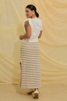 Conjunto de Saia Longa com Fenda e Blusa Caqui