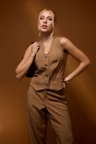 Conjunto de Calça e Colete Marrom