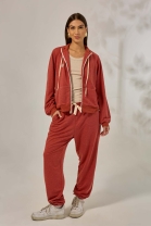 Conjunto de Calça e Jaqueta em Moletinho Terra