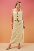 Conjunto de Saia Longa e Colete Cropped Areia