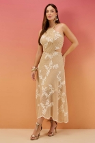 Vestido Longo com Renda Bordada Bege