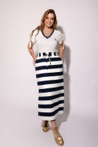 Conjunto de Saia Longa Listrada e Blusa Branca