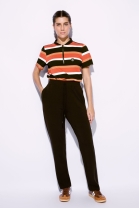 Conjunto de Calça Preta e Blusa Listrada