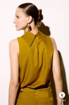 Conjunto Acetinado de Calça e Blusa Mostarda