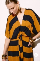 Vestido Longo com Decote em V Listrado