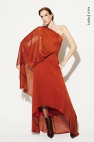 Vestido Longo com Decote Assimétrico Marrom