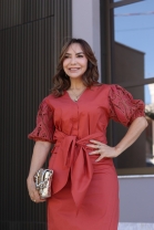 Conjunto de Saia e Blusa com Decote V Vermelho
